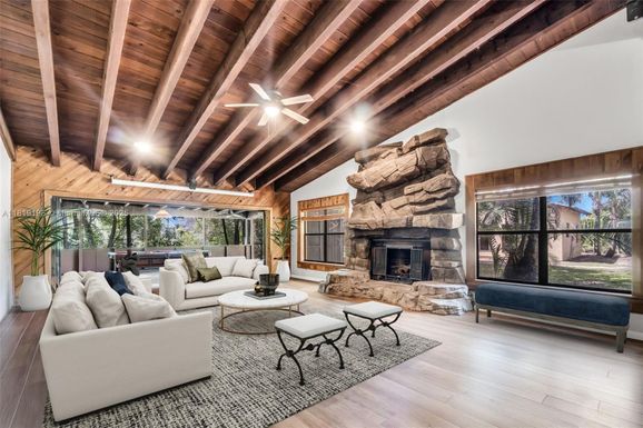 27000 SW 192nd Ave, Miami FL 33031