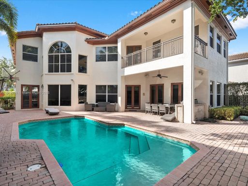 19501 NE 14 CT, North Miami Beach FL 33169