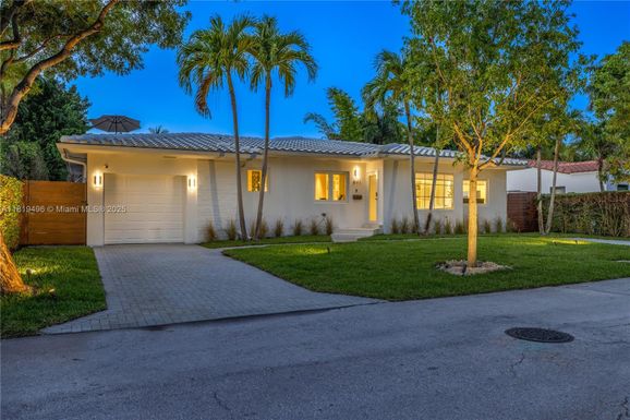 871 NE 71st St, Miami FL 33138