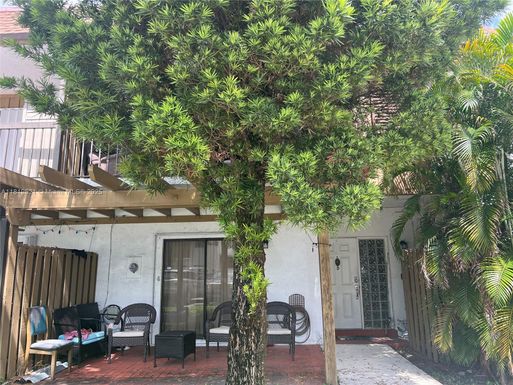 6885 NW 169th St # 66D, Hialeah FL 33015