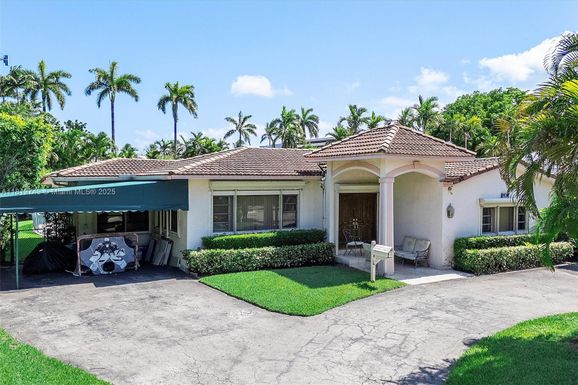 96 Bal Cross Dr, Bal Harbour FL 33154