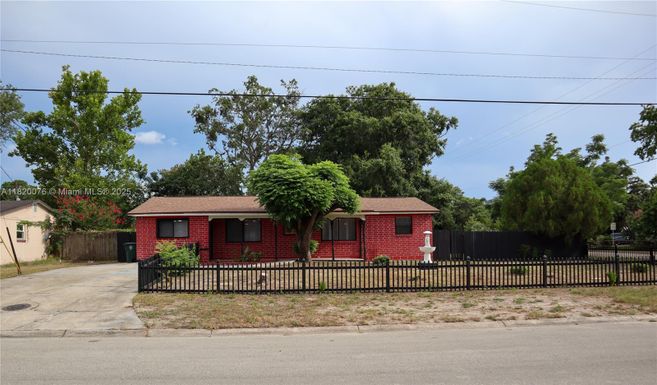 12004 Inland Dr, Jacksonville FL 32246