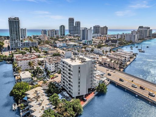7118 Bonita Dr # 405, Miami Beach FL 33141