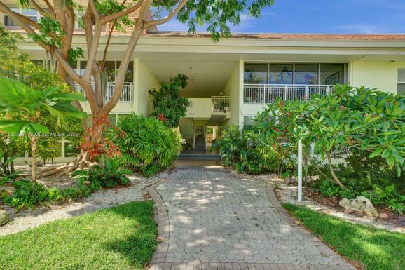 260 Sunrise Dr, Key Biscayne FL 33149