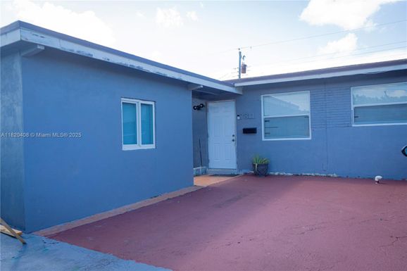 7811 Sheridan St, Hollywood FL 33024