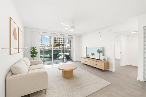 31 SE 5th St # 707, Miami FL 33131