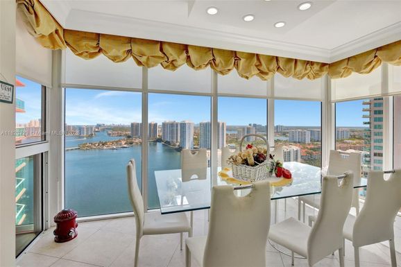 3370 Hidden Bay Dr # 3115, Aventura FL 33180