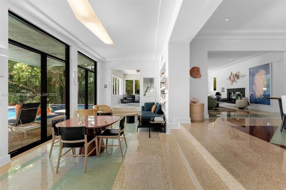 6165 Pine Tree Dr, Miami Beach FL 33140