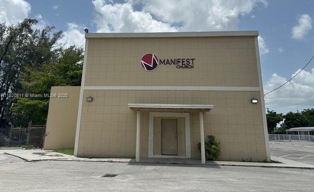 680 Superior St, Opa-Locka FL 33054