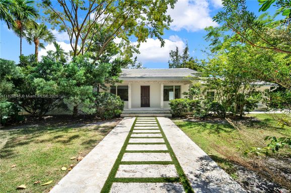 520 Bay Point Rd, Miami FL 33137
