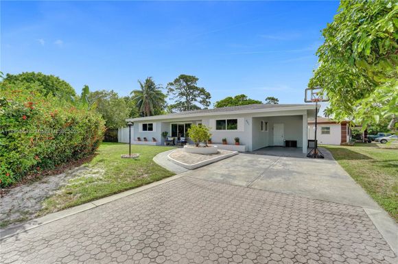 651 E Evanston Cir, Fort Lauderdale FL 33312
