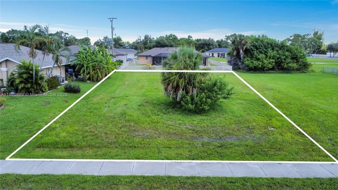 1821 Savona Pkwy W, Cape Coral FL 33914