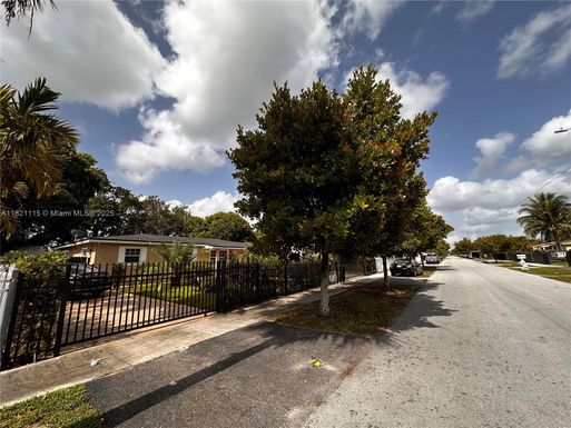 3250 NW 174th St, Miami Gardens FL 33056