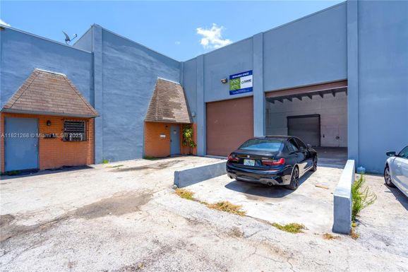 7460 NW 82nd # 7500, Medley FL 33166