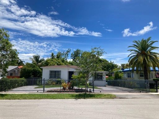 3082 NW 4th St, Miami FL 33125