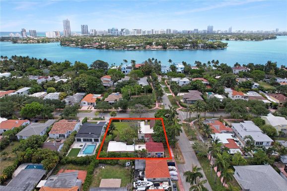 1423 Biarritz Dr, Miami Beach FL 33141