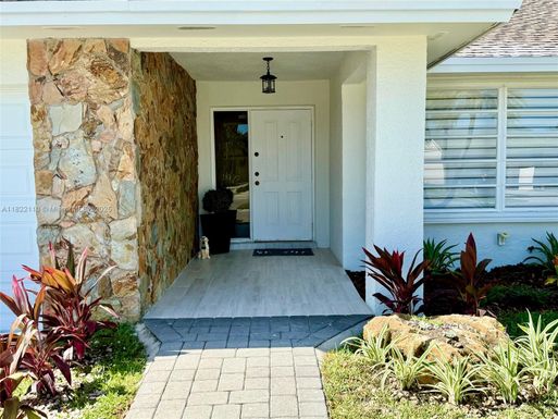 11561 SW 99th St, Miami FL 33176