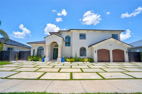 8965 NW 174th Ln, Hialeah FL 33018