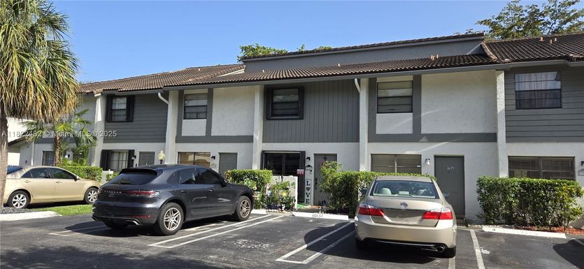 9750 NW 14th St # 5, Coral Springs FL 33071