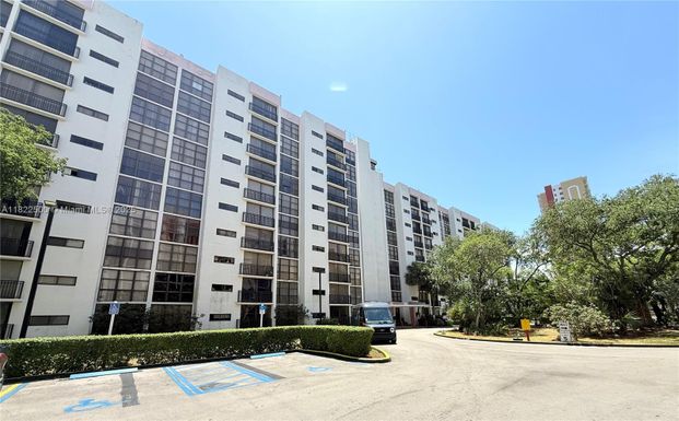 16909 N Bay Rd # 116, Sunny Isles Beach FL 33160