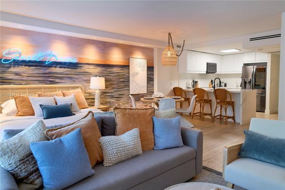 2301 Collins Ave # 329, Miami Beach FL 33139