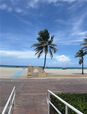 300 Oregon St # 506, Hollywood FL 33019