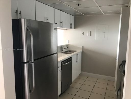7601 E Treasure Dr # 2114, North Bay Village FL 33141