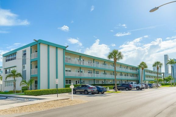 3923 NE 166th St # N208, North Miami Beach FL 33160