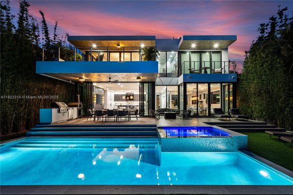 450 W 62nd St, Miami Beach FL 33140