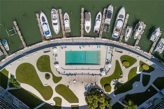 900 Bay Dr # 624, Miami Beach FL 33141