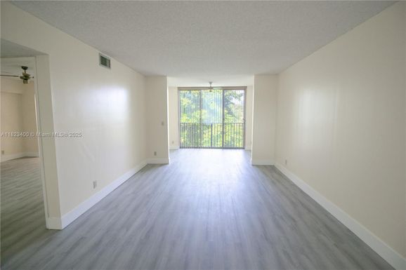 7730 NW 50th St # 507, Lauderhill FL 33351