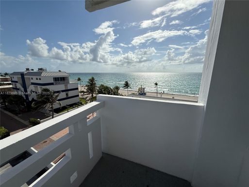 3111 N Ocean Dr # 506, Hollywood FL 33019