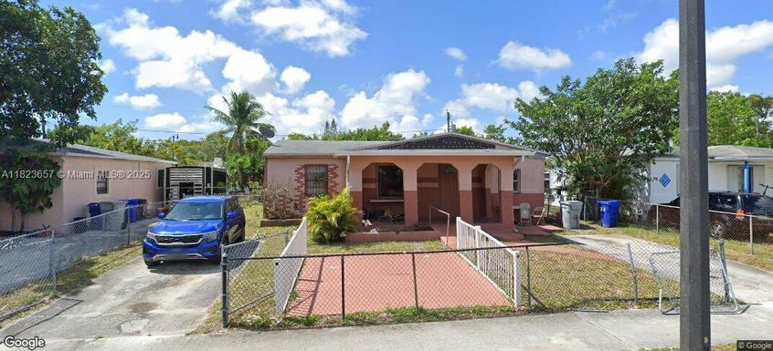 2910 NW 7th St, Pompano Beach FL 33069
