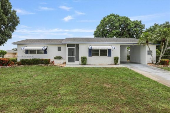 216 Rockcliff Ave, Lehigh Acres FL 33936