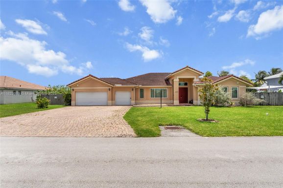 22442 SW 128th Pl, Miami FL 33170