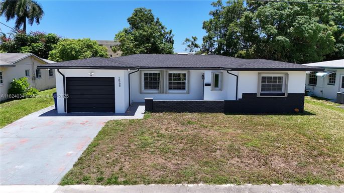2568 NW 34th Ter, Lauderdale Lakes FL 33311