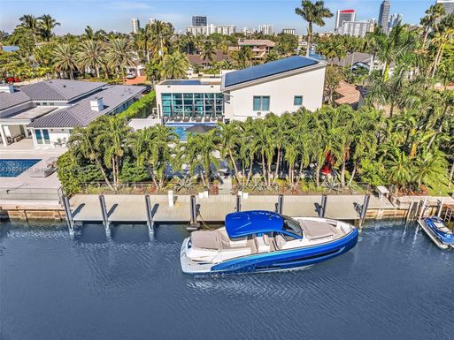 307 Holiday Dr, Hallandale Beach FL 33009