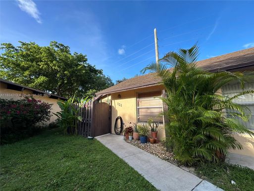 121 Briarwood Cir # 5, Hollywood FL 33024