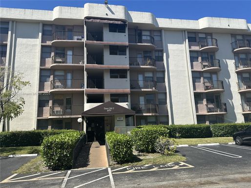 2771 Riverside Dr # A, Coral Springs FL 33065