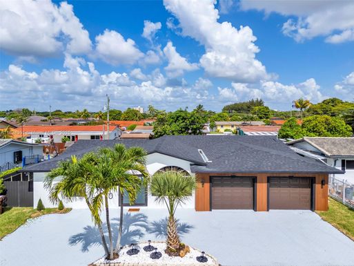 4660 W 8th Pl, Hialeah FL 33012