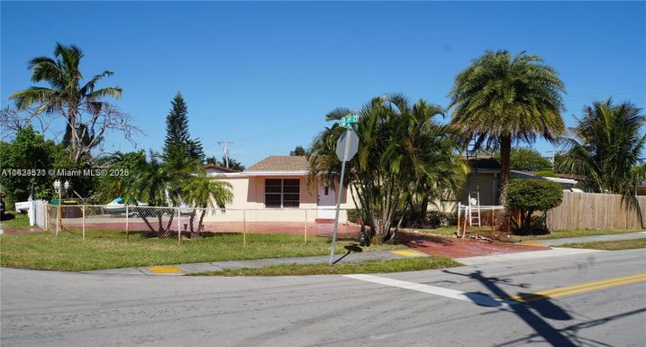 4361 SW 49th Ct, Dania Beach FL 33314