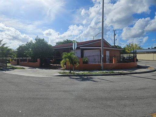 2327 SW 1st St, Miami FL 33135