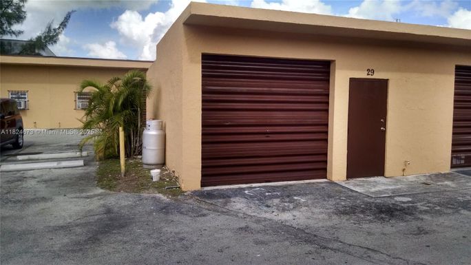 7724 W 24th Ave, Hialeah FL 33016