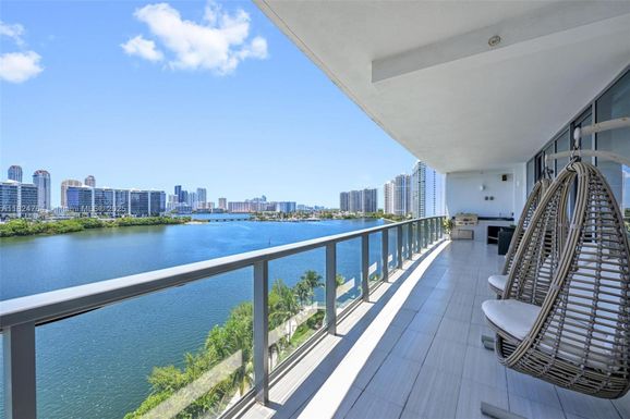 3300 NE 188th St # 718, Aventura FL 33180
