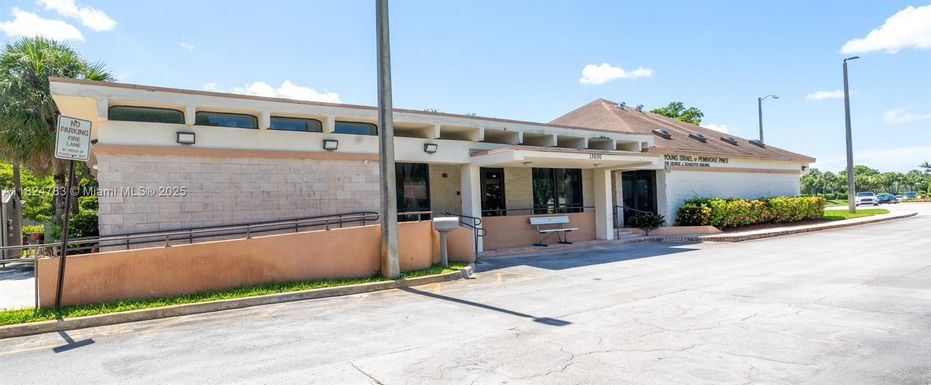 901 SW 141st Ave # 303M, Pembroke Pines FL 33027