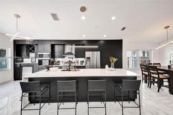 204 Cameron, Weston FL 33326