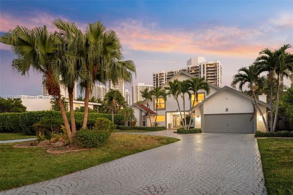 413 Holiday, Hallandale Beach FL 33009