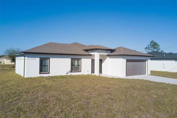 2107 JEFFERSON AVE, Other City - In The State Of Florida FL 33920