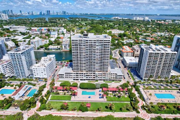 2555 Collins Ave # 606, Miami Beach FL 33140