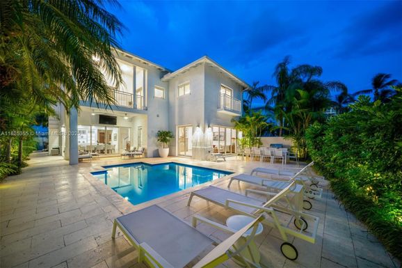 3 Turtle Walk, Key Biscayne FL 33149